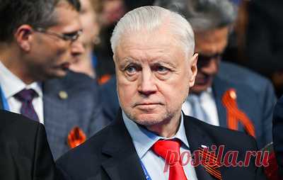 Миронов призвал кабмин ограничить рост цен на обучение в вузах. Руководитель фракции "Справедливая Россия - За правду" считает, что также необходимо регулировать на уровне государства зарплаты ректоров вузов и их заместителей