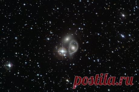 Астрономы обнаружили две галактики, пришедшие из космической пустоты | Наука и техника