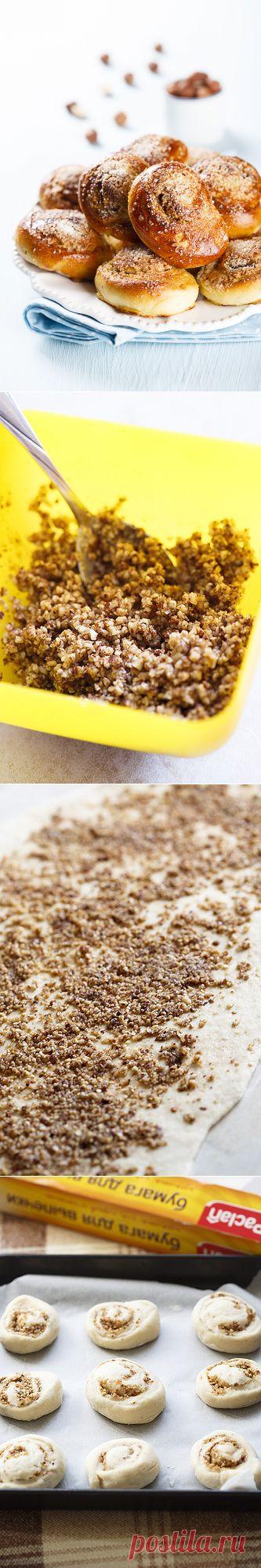 Плюшки с пряностями и фундуком - Home is in the kitchen