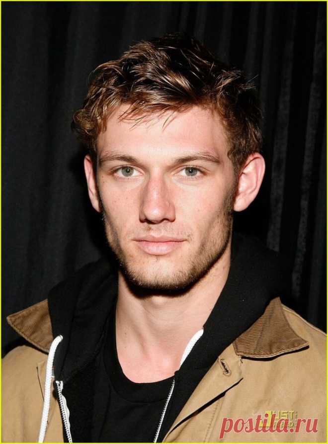 Алекс Петтифер