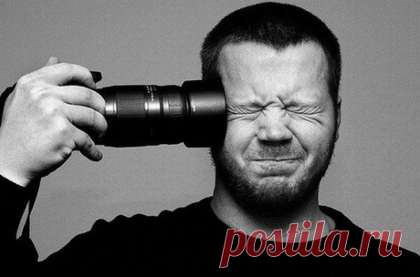 Тяжелая работа у фотографов!
Фотографа на свадьбе в Балахне избили за баланс белого.
 Жениху и гостям не понравились настройки фотоаппарата. С травмой шеи и многочисленными гематомами он был доставлен в местную больницу.
Как сообщили очевидцы, один из гостей посмотрел на экран фотоаппарата и остался недоволен используемым цветовым балансом. После непродолжительного избиения, голову фотографа зажали между треногами штатива и под улюлюканье гостей сбросили в Волгу.
Вывод: не снимай пьяных!