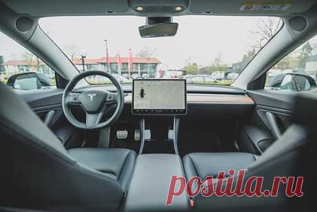Игры из Steam добавили в автомобили Tesla. В автомобилях Tesla появилась поддержка игрового сервиса Steam. Интеграция бортового компьютера Tesla со Steam состоялась с помощью сервиса Tesla Arcade. В компании уточнили, что игры из Steam можно установить только на новые электрокары Model S и Model X, выпущенные за последние два года.