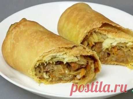 Пирожки — рулетики с тушеной капустой и мясом — рецепт