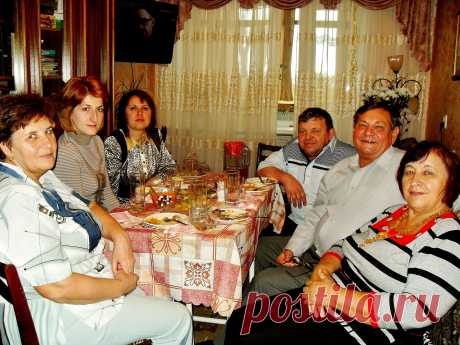 Две сестры, на переднем плане!