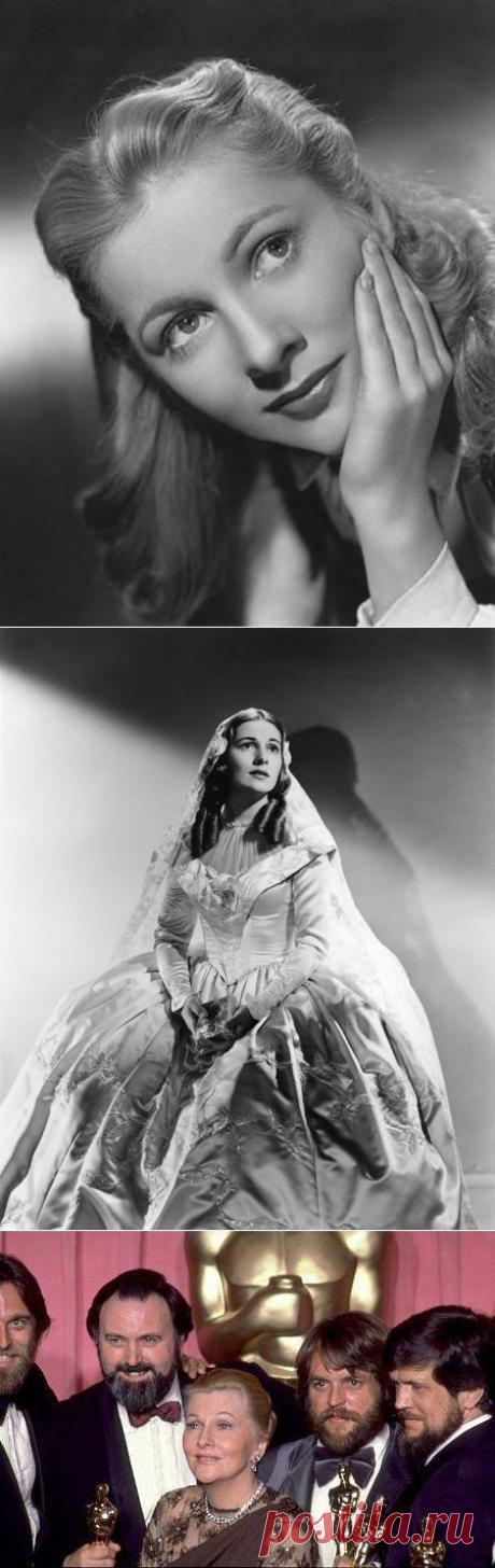 Ныне живущие звезды Голливуда 30ых годов Джоан Фонтейн Родилась 22 октября 1917. Англо-американская актриса, получившая известность ролями в классических фильмах Альфреда Хичкока — «Ребекка» (1940) и «Подозрение» (1941). За роль в последнем из них награждена престижной премией «Оскар».