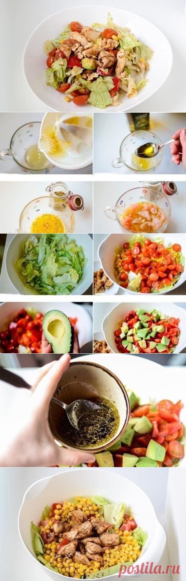 Салат с лимонной курицей и авокадо