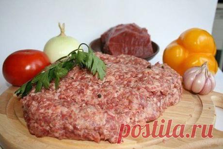 советы по приготовлению вкусного фарша и котлет: https://kr1n.ru/6ad  Очень полезные рецепт, много полезного.
