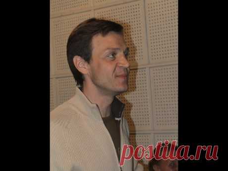 Пчёлочка златая. Русская народная песня. Аранжировка Владимира Сидорова. 2007 г.   Исполняет Игорь Слесарев и вокальный ансамбль эстрадного отделения Магнитогорской консерватории.