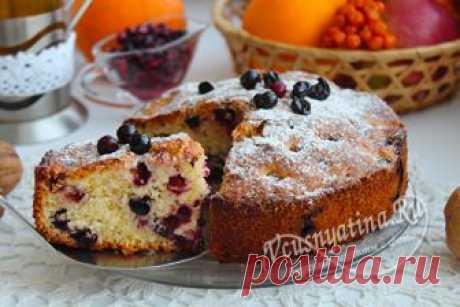 Шарлотка с черной смородиной, замороженной: рецепт с фото пошагово Шарлотка с замороженной черной смородиной получается аппетитной, вкусной, не хуже, чем с яблоками. Пошаговый рецепт с фото поможет в приготовлении нежного пирога.