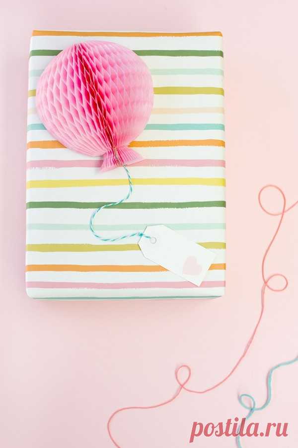 DIY Honeycomb Balloon Gift Toppers