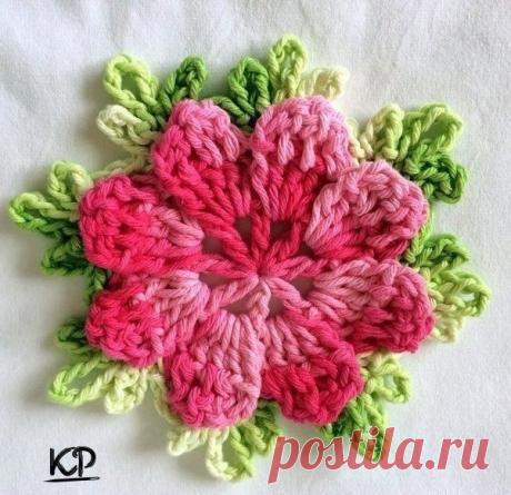 ​Красивый вязаный цветок