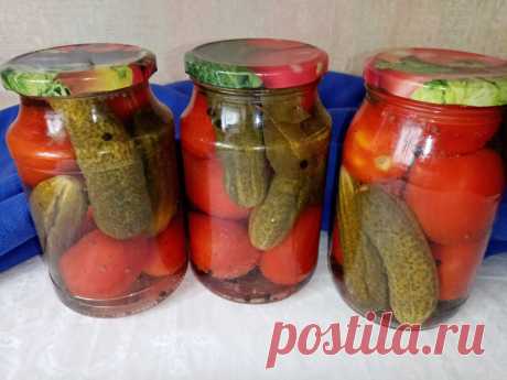 Огурцы с помидорами на зиму в одной небольшой банке (оригинальный маринад на 1 л воды) | Кулинарные записки обо всём | Пульс Mail.ru Иногда зимой хочется одновременно съесть вкусный маринованный ароматный помидорчик, чтобы брызнуло соком и маринадом во все стороны. А еще и...