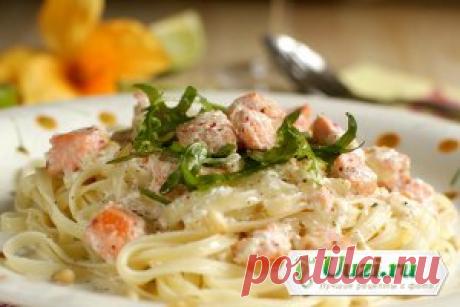 Паста с рыбой и сливочным соусом