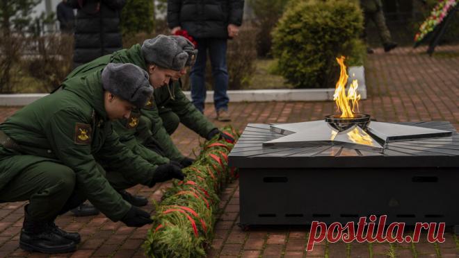 В Щекутино прошла памятная встреча в честь годовщины контрнаступления Красной Армии. Сбер провел в подмосковной деревне Щекутино памятную встречу воинам 4-й дивизии народного ополчения в честь 84-й годовщины контрнаступления Красной Армии под Москвой, сообщает пресс-служба банка. В рамках церемонии был зажжен Огонь ...