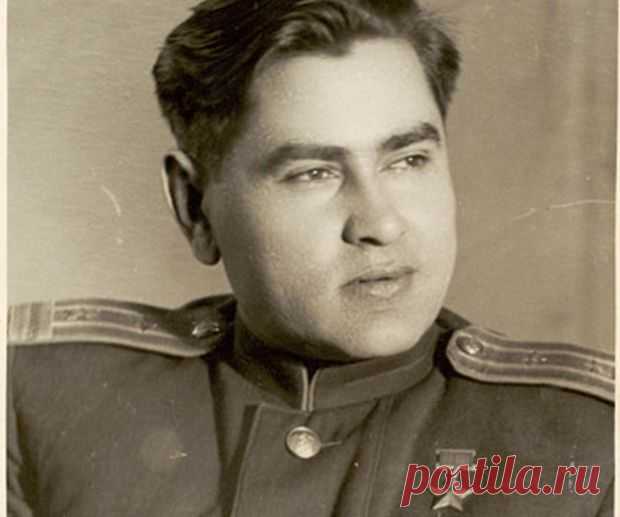 Как на самом деле выжил Маресьев?Новгородские поисковики нашли место падения самолета Алексея Маресьева и проследили его путь к спасению
