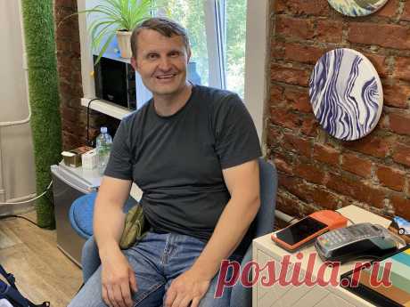 Два года сидел без работы, а потом занялся сборкой мебели и стал хорошо зарабатывать. История Сергея Семенова
Привет! Меня зовут Сергей Семенов. Я работаю сборщиком мебели и, в частности, сотрудничаю с мебельным магазином Филдс. Сегодня я могу похвастаться стабильным заработком и достойной зарплатой. Но так было не всегда… Еще пару лет назад я довольно долго сидел без работы и даже подумывал о смене профессии. Мне хотелось работать на себя и в то […]
Читай дальше на сайте. Жми подробнее ➡