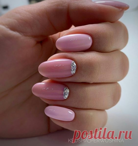 Нежный розовый маникюр