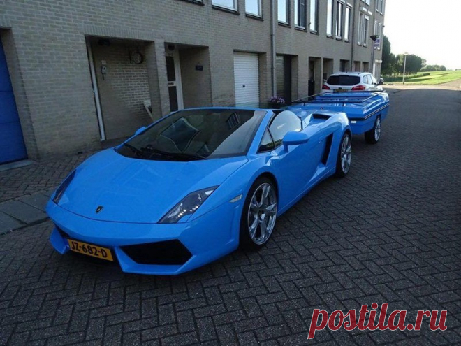 Lamborghini с прицепом в Нидерландах | Чёрт побери Lamborghini закончил производство Gallardo еще в 2013 году, но поздние модели по-прежнему ощущаются свежими, и это удивительно, если учесть, что V10 Bull родился в 2003 году. Не поймите неправильно, Gallardo не лишен недостатков, и ограниченная багажная емкость является одним из самых больших недостатков машины из Сант'Ага­та-Бо­лонь­е­зе. Вот один владелец Gallardo Spyder в Нидерландах решил что-то сделать с такими ограни...