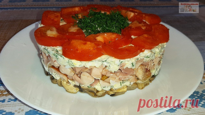 Слоеный салат «Любимый муж» Салат «Любимый муж» очень сытный, все ингредиенты гармоничны. Для своей второй половинки нужно приготовить такой вкусный салат. Такое кулинарное внимание ваш муж оценит по достоинству!Ингредиенты:копченая курица – 400 г.:плавленый сыр – 200 г.;яйца – 3 шт.;чеснок – 2 зуб.;грибы – 300...