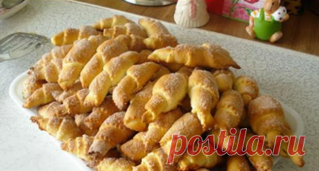 Бабушкины рогалики  Рогалики получаются нежные и очень вкусные.


Ингредиенты:

200 г — маргарина (слегка растопить)
200 г — сметаны 20%
~4 — 5 ст. — муки
2 шт .- яйца
1,5 ч.л. — сухих дрожжей

Приготовление:
Сделать оп…