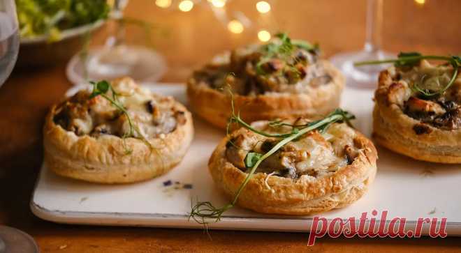 Жюльен в тарталетках с курицей и грибами, пошаговый рецепт с фото на 184 ккал Жюльен в тарталетках с курицей и грибами. Вкусный рецепт приготовления с пошаговым описанием, фото и отзывами. Удобный поиск рецептов и кулинарное вдохновение на Gastronom.ru