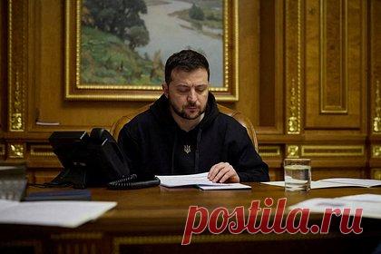 Зеленский обсудит с президентом Австрии энергетику. Президент Украины Владимир Зеленский обсудит с коллегой из Австрии Александером Ван дер Белленом энергетику. «Сегодня подробно обсуждаем вопросы энергетики, экономики, нашего гуманитарного сотрудничества», — рассказал украинский президент. О визите Ван дер Беллена в Киев стало известно 1 февраля.