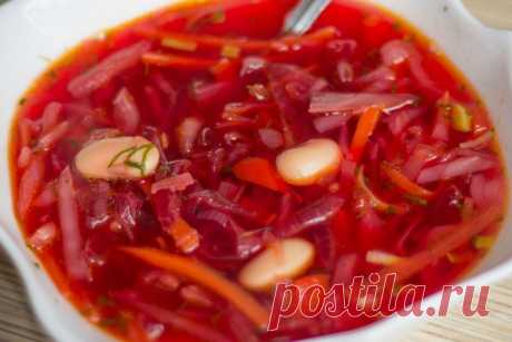 Украинский борщ с фасолью
=Говядина – 200 гр.
Бульон мясной – 1 литр
Свекла – 1 шт.
Морковь – 1/2 шт.
Фасоль белая – 80 гр.
Капуста белокачанная – 80 гр.
Лук шалот – 2 шт.
Корень петрушки – 1/3 шт.
Паста томатная – 30 гр.
Масло сливочное — 50 гр.
Уксус 3% — 1 стол. ложка
Сахар – 1 чайная ложка
Лавровый лист – 1 шт.
Перец горошек, соль, сметана, зелень – по вкусу