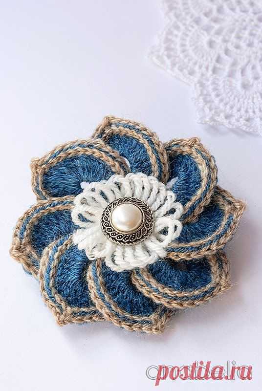 Anabelia craft design: Crochet brooches, chart and tutorials.
Цветочные броши крючком