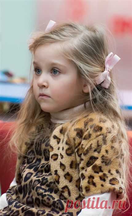 Очень сосредоточенная.