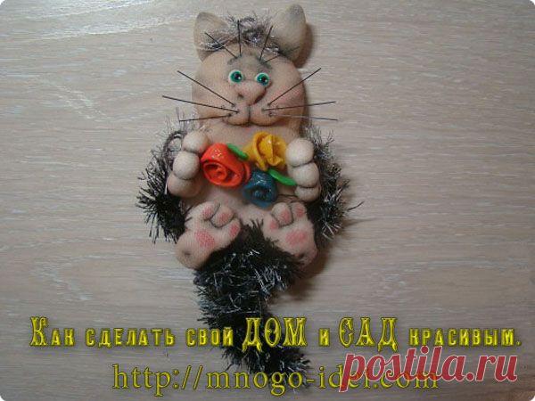 Магнит на холодильник.