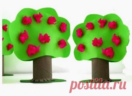 Полюбуйтесь с малышом на деревья во время прогулки, а потом сделайте волшебное дерево для белочек или фей!