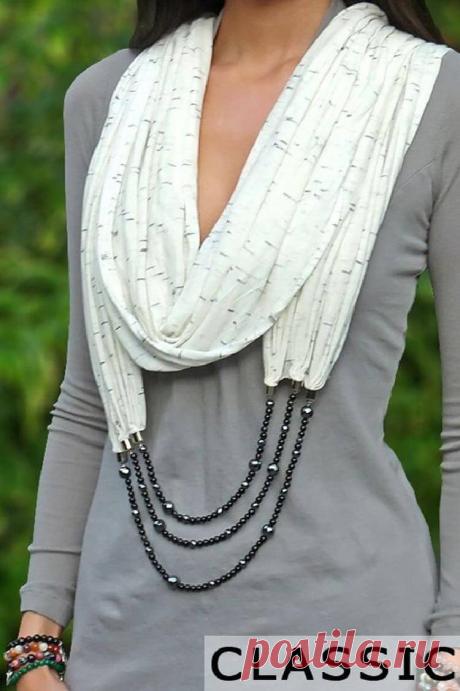 Элегантный аксессуар: 20+ изящных образов шарфов с бижутерией - Feelfeed