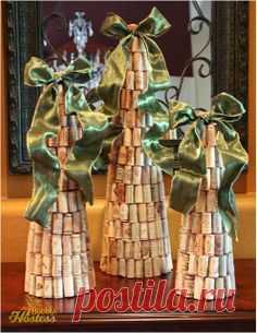 DIY Wine Cork Christmas Tree Topped With Ribbon | The Bubbly…