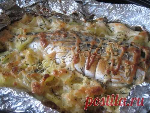 Скумбрия запеченная в духовке с картошкой в фольге