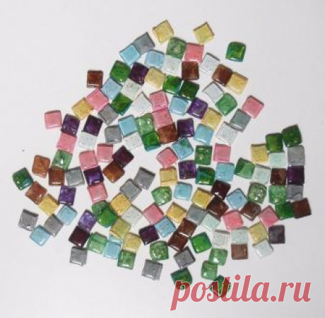 Мозаичная Плитка из Компакт Дисков Плитку вы можете сделать любой нужной формы, так как диски легко разрезаются ножницами. Смотрим мастер класс...