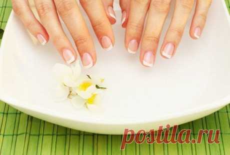 18 ЗАМЕЧАТЕЛЬНЫХ ВАННОЧЕК ДЛЯ УКРЕПЛЕНИЯ НОГТЕЙ