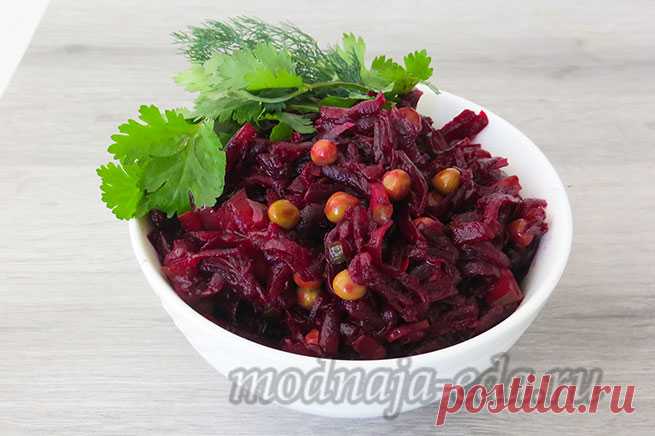 Салат из свеклы с маринованными огурцами