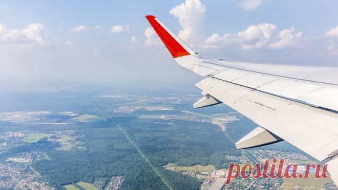 Самолет из Новосибирска не смог приземлиться в Магадане. Самолет из Новосибирска не смог приземлиться в Магадане из-за метели и слабой видимости. Об этом РИА Новости сообщил представитель аэропорта "Магадан". Там уточнили, что экипаж решил лететь на запасной аэродром. "Теперь мы ...