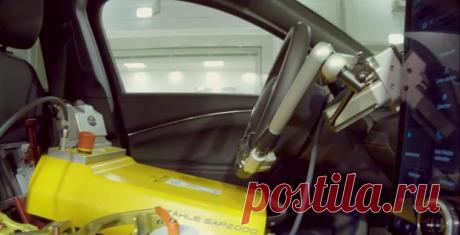 Новыми испытателями автомобилей Ford назначены роботы Шелби и Майлз