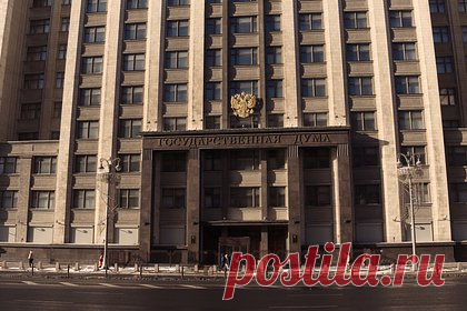 В России займутся идеологическими мигрантами. В России решили заняться вопросом идеологических мигрантов, в связи с чем был создан координационный штаб помощи переселенцам из стран НАТО. Об этом во вторник, 14 февраля, заявил депутат Госдумы от партии «Справедливая Россия — За правду» Дмитрий Кузнецов, чьи слова приводит РИА Новости.