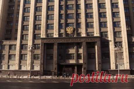 В России займутся идеологическими мигрантами. В России решили заняться вопросом идеологических мигрантов, в связи с чем был создан координационный штаб помощи переселенцам из стран НАТО. Об этом во вторник, 14 февраля, заявил депутат Госдумы от партии «Справедливая Россия — За правду» Дмитрий Кузнецов, чьи слова приводит РИА Новости.