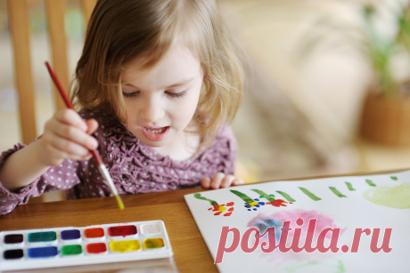 Как научить ребенка рисовать прямые линии: два упражнения | Игры с детьми от года до семи | Яндекс Дзен