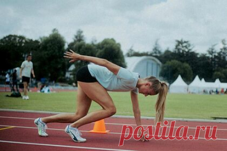 Самая сексуальная спортсменка мира попробует себя в новом качестве. Немецкая бегунья Алиса Шмидт, которую издание Busted Coveragе признало самой сексуальной спортсменкой мира, поучаствует в качестве модели в неделе моды в Милане. Мероприятие проходит с 21 по 27 сентября. Легкоатлетка представит бренд Hugo Boss. Шмидт отметила, что чувствует волнение, но с нетерпением ждет дебюта.