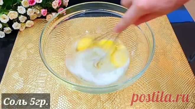 Кидаю блины в кипящее молоко! Научила бабушка ! Такие вкусные блины я не ела! Помочай.