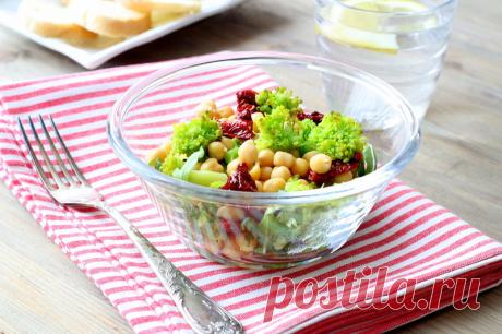 На этой кухне многие ели. Некоторые до сих пор живы