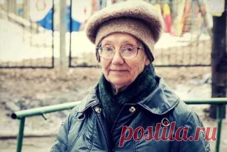 — Ты же пенсию получаешь? Что тебе все время не хватает? — очень «умная» дочь | Люблю Себя