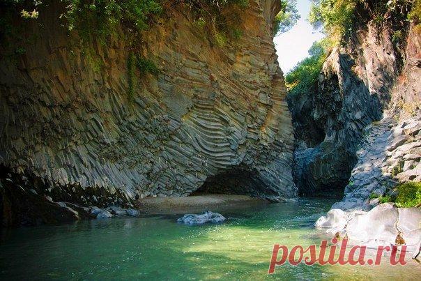 Одно из природных чудес Сицилии – ущелье Алькантара - Путешествуем вместе