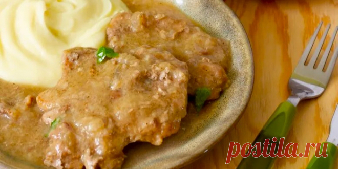СВИНАЯ ЛОПАТКА В ЛУКОВОМ СОУСЕ