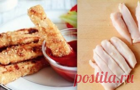 Этому блюду меня научила подруга из Лондона! Хрустящие куриные «Пальчики» 
Каждая палочка по вкусу — это нечто!
Ингредиенты:

500 г куриного филе
1 ст. панировочных сухарей (желательно крупных)
0,5 ст. кефира
3 ст. л. кунжута
2 зубчика чеснока
2 ч. л. молотой сладкой паприк…