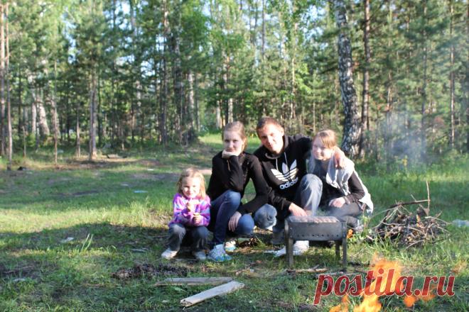 Когда от боли капает слеза… … Когда от страха сердце бьется… … Когда от света прячется душа… … Когда от горя жизнь вся рвется… … Ты посиди тихонько в тишине… … Закрой глаза, и понимая, что устала… … Сама себе скажи наедине… … Я буду счастлива! Во чтобы то ни стало!!!